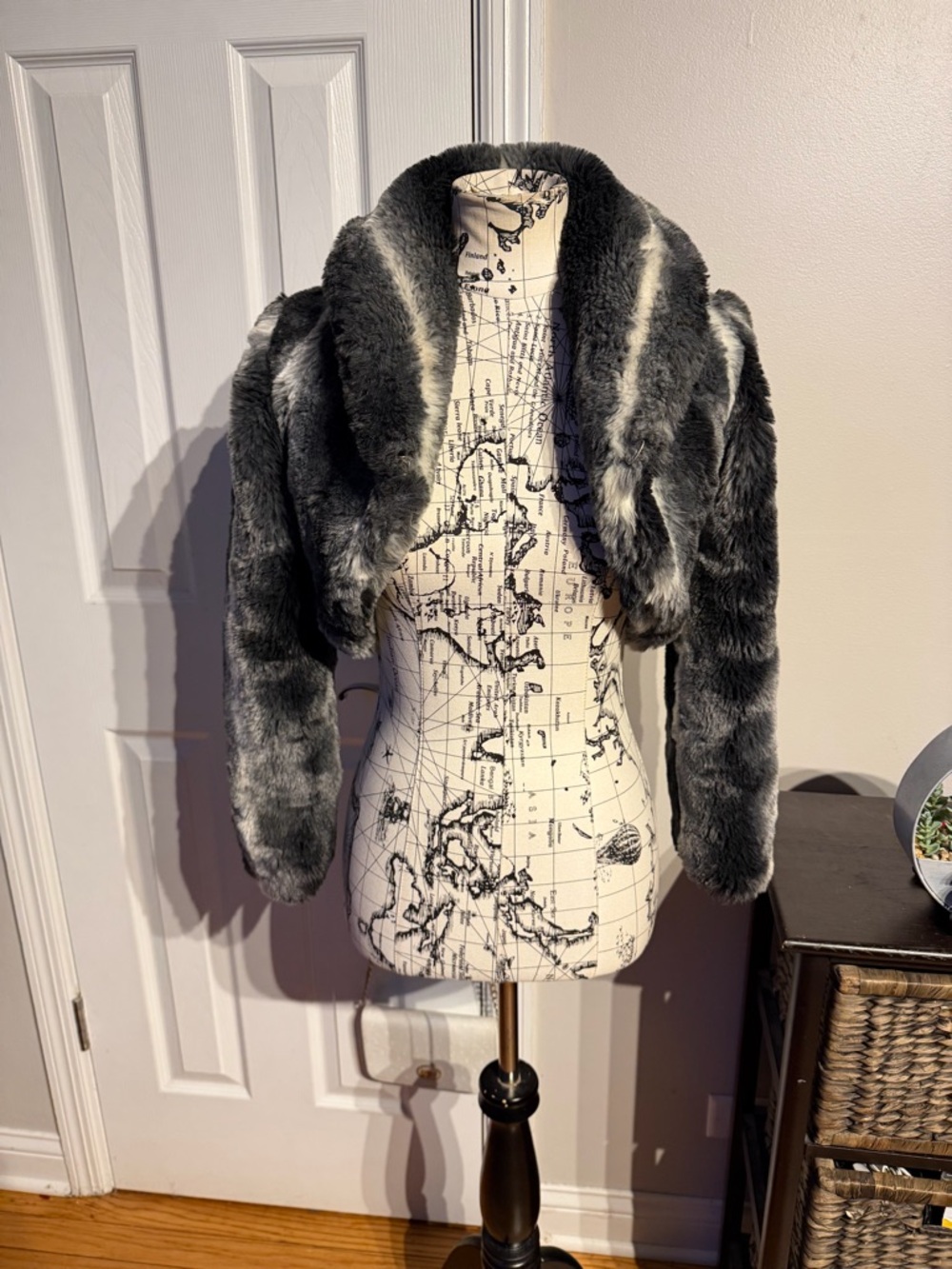 Rampage Vintage Y2K Faux Fur Crop Bolero Shrug Jacket S High Quality Chinchilla